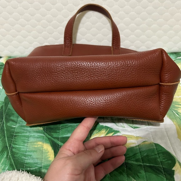 Portland Leather Goods Sedona Mini zip crossbody - Picture 2 of 5